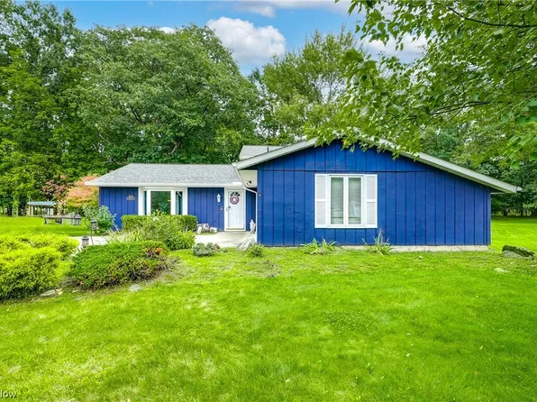 20541 Spruce Dr, Strongsville, OH 44149