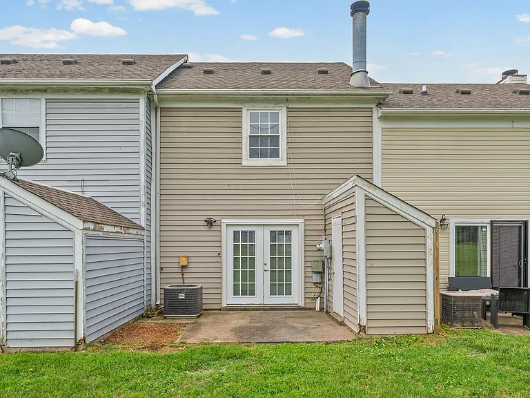 105 Greenland Ct — Photo 29