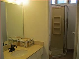 5th image of 410 Imperial Dr