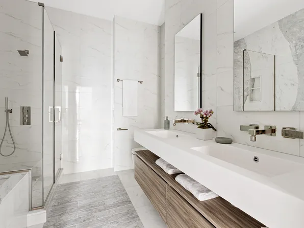 305 East 61st Street 801 image 8 of 9