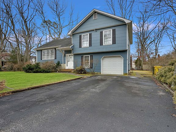3rd image of 108 Claire Dr