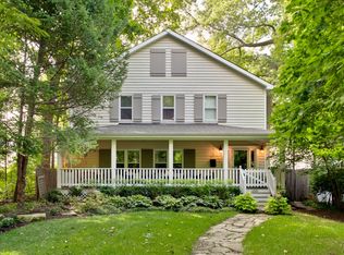 315 Sylvan Rd, Lake Bluff, IL 60044