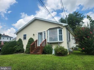 2 Grand Ave, Trenton, NJ 08620