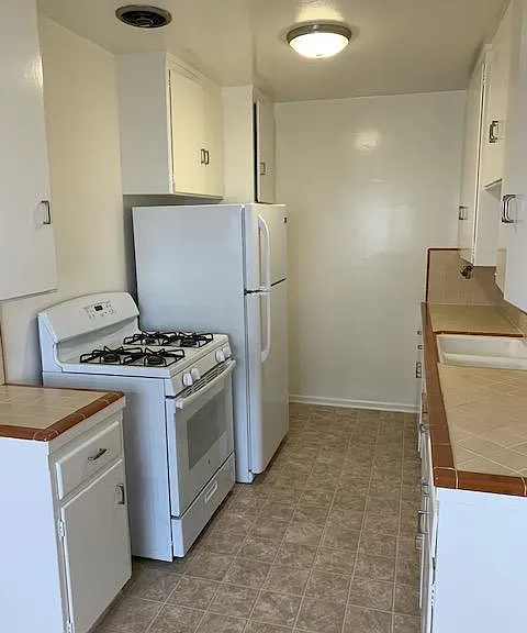 Kitchen with gas stove