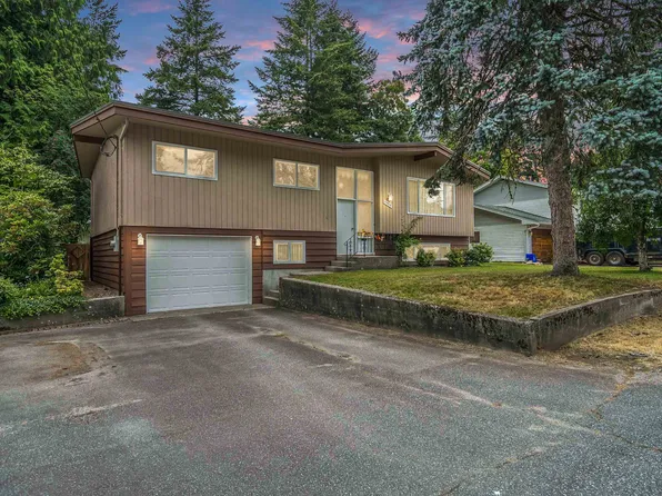 11939 Hall St, Maple Ridge, BC V2X 5L9