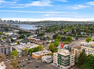 4528 8th Ave NE APT 5B, Seattle, WA 98105