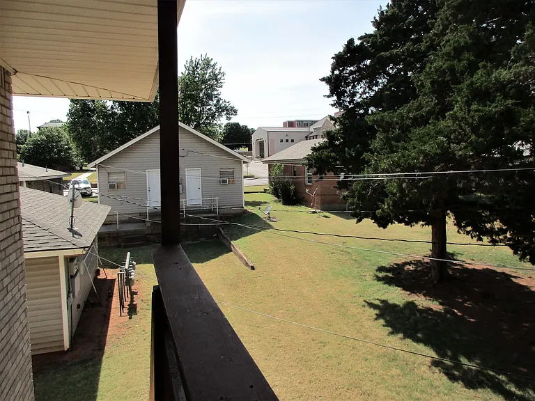 309 1/2 E Oklahoma Ave — Photo 17