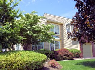 121 Pine Crest Ln, Lansdale, PA