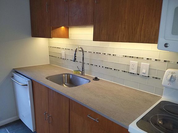 Under-cabinet lighting
