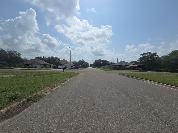 4th image of 1009 W Gem Ave