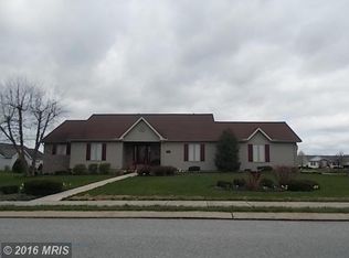 3 Clover Dr, Littlestown, PA 17340