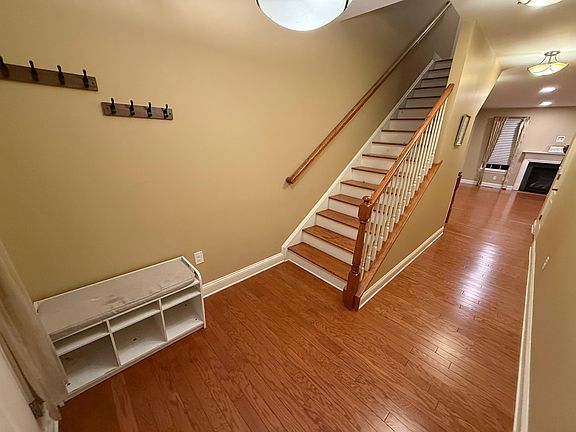 2nd image of 143 Fairfield Cir N
