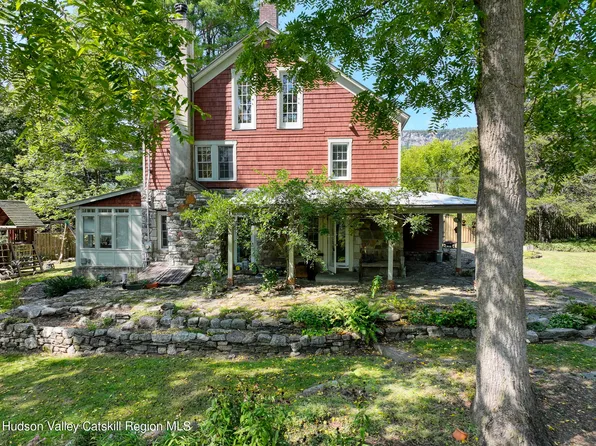 16 Hasbrouck Road, New Paltz, NY 12561