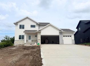 615 NW Rosemont Dr, Waukee, IA 50263