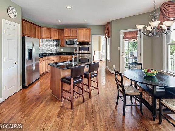 5th image of 43785 Farmstead Dr