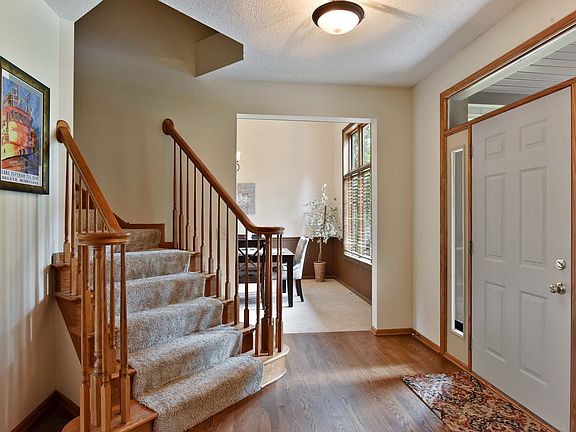 3rd image of 1544 Woodlawn Cir