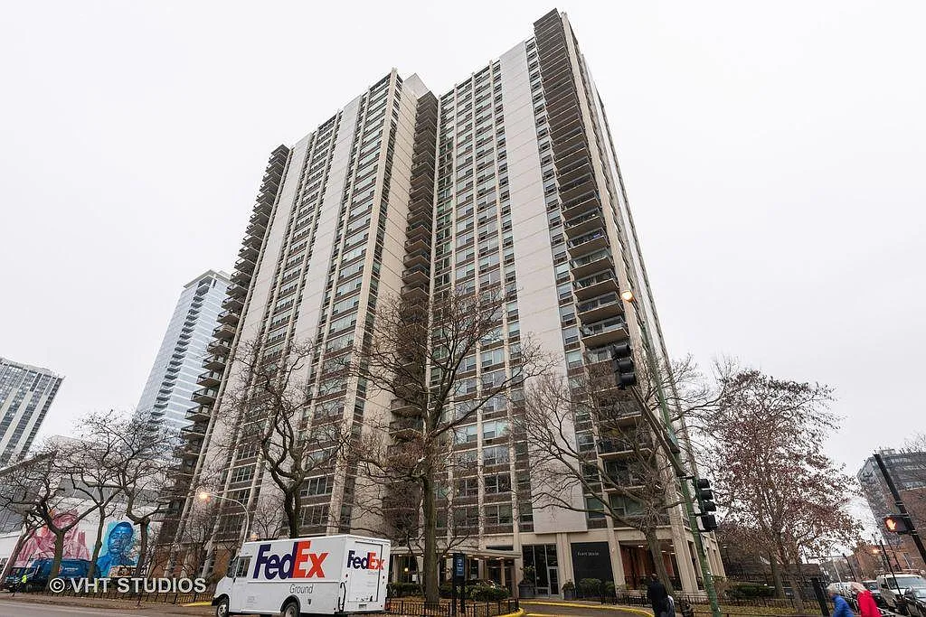 630 N Franklin St APT 1007E photo 1