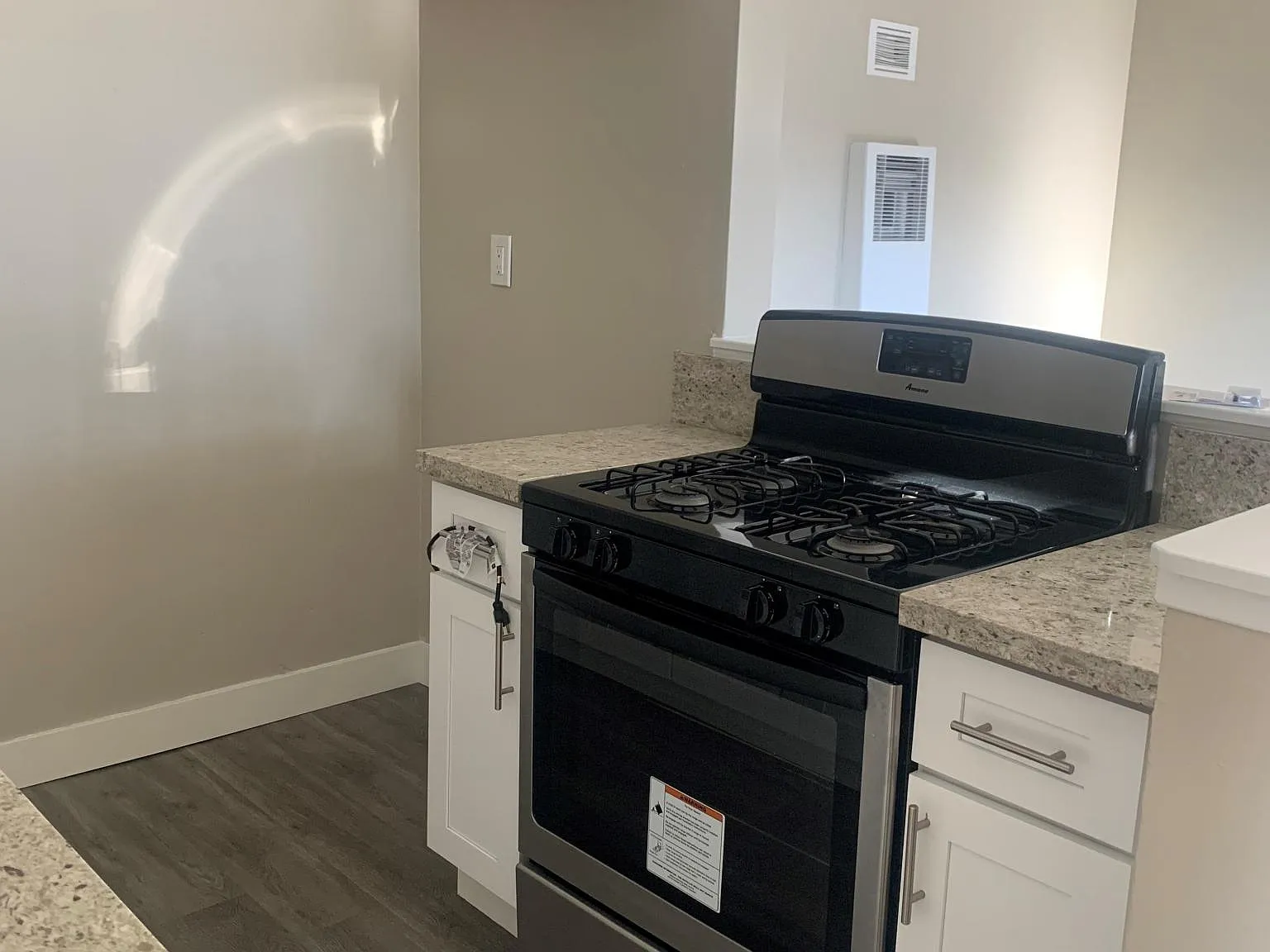 Borchard Apartments — Photo 1
