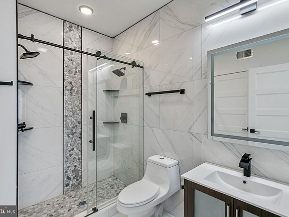 3rd image of 1617 Brown St #8