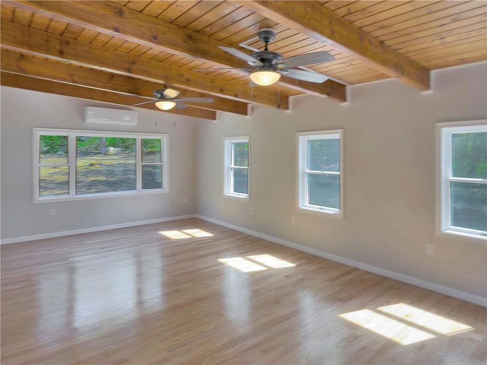 1st image of 2185 Post Rd #1