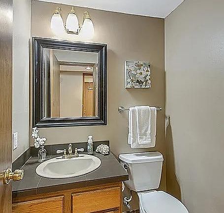 2nd image of 23344 NE 27th St