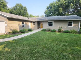 1114 Hickory Rd, Sterling, IL 61081