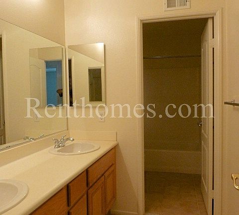4th image of 2938 W Canyon Ave