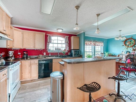 5th image of 181 Buchannan St