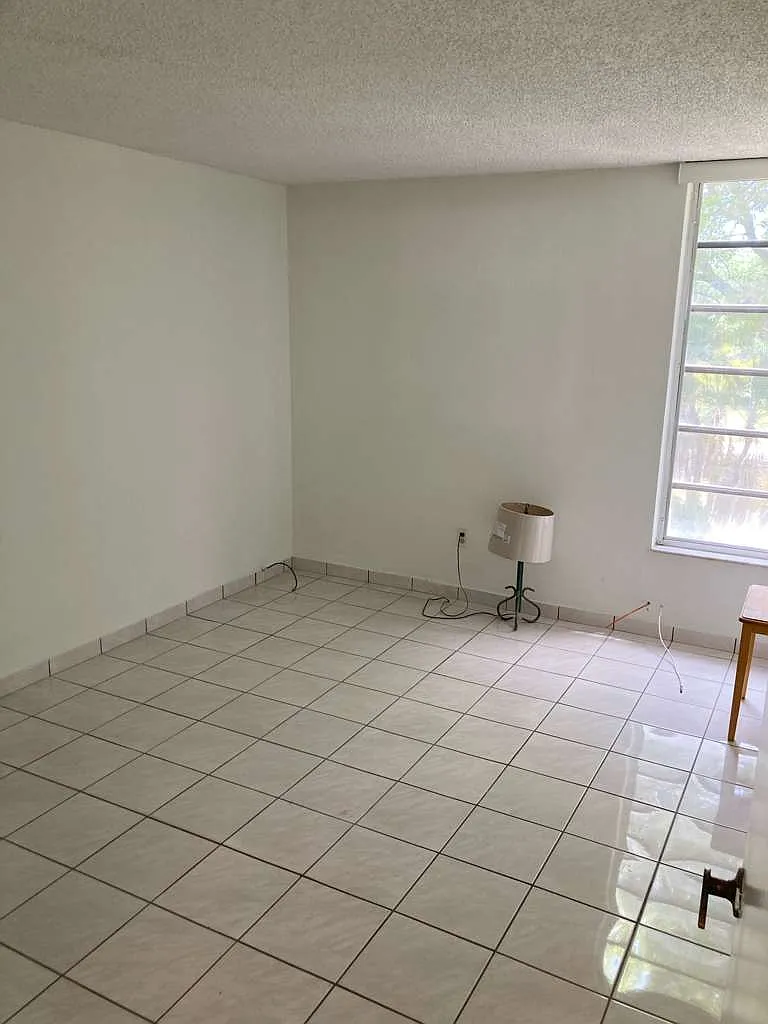 2 bed, 1.5 bath, 900 sqft, $2,300 — Photo 3