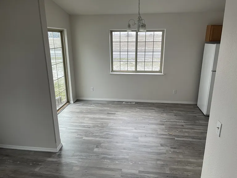 606 Prairie Ave — Photo 3