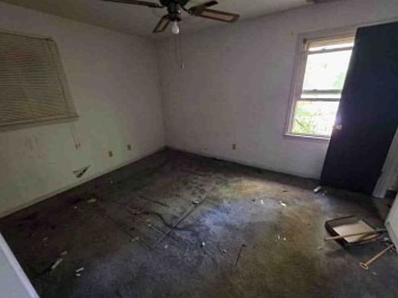 5th image of 203 Goucher Ct