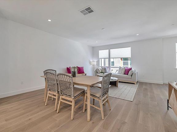 5th image of 704 Starfish Ln