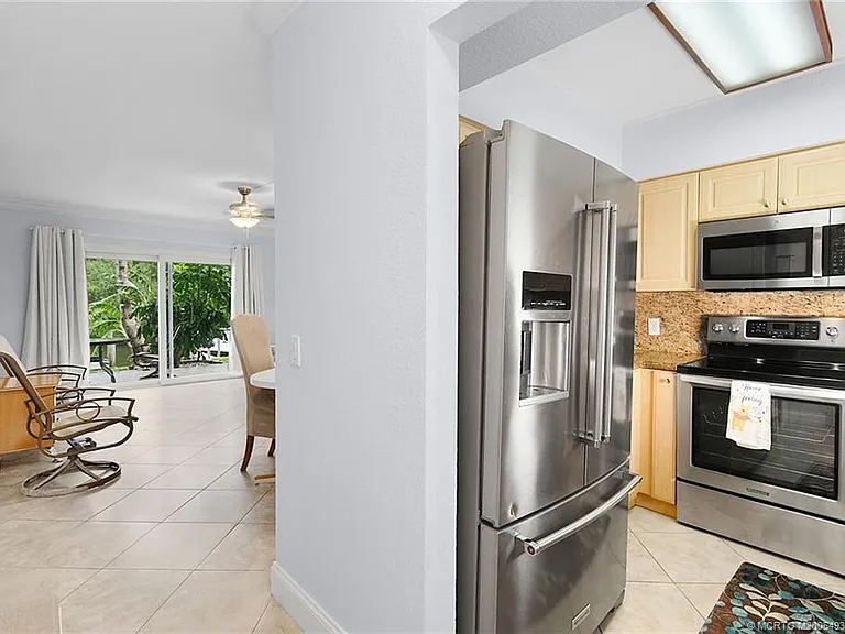 3129 SE Indian St #3 — Photo 5