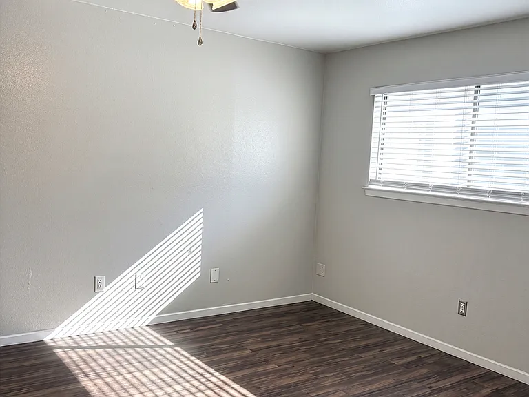Creeks Edge Apartments — Photo 35
