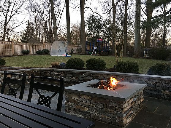 Patio w/ Fire Pit