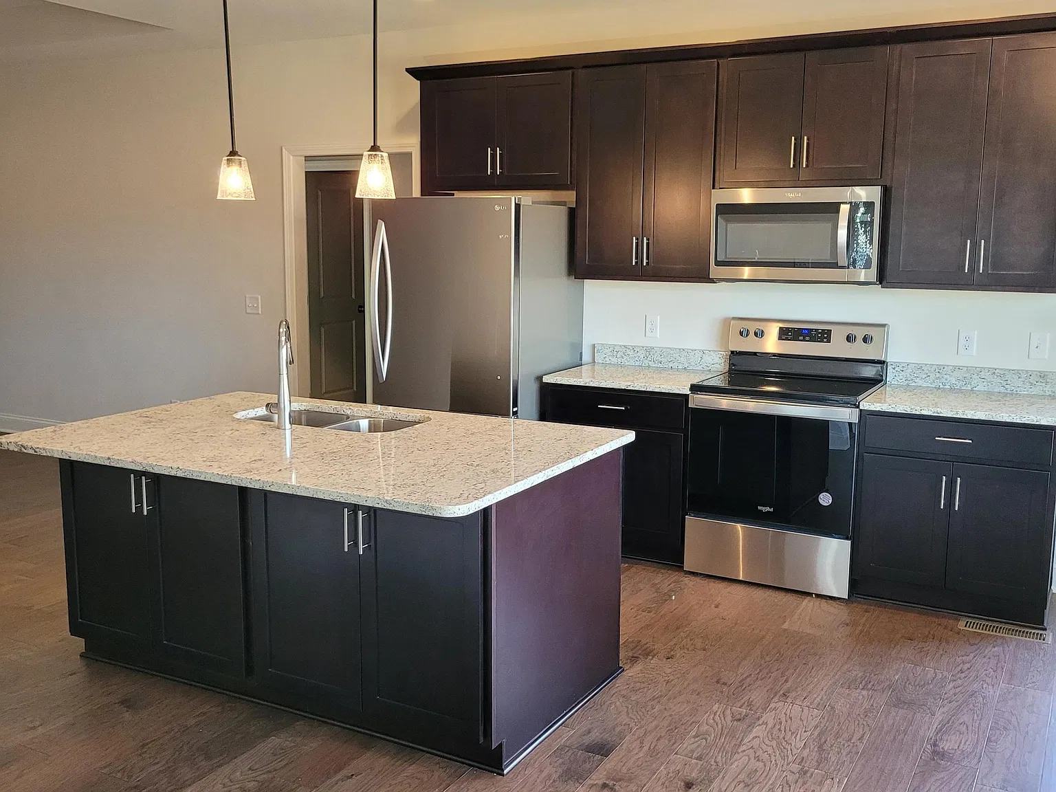 4 bed, 1528 sqft, $2,150 — Photo 4