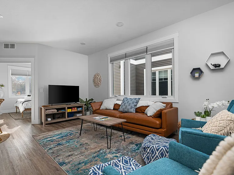 922 E Front St #201 — Photo 47