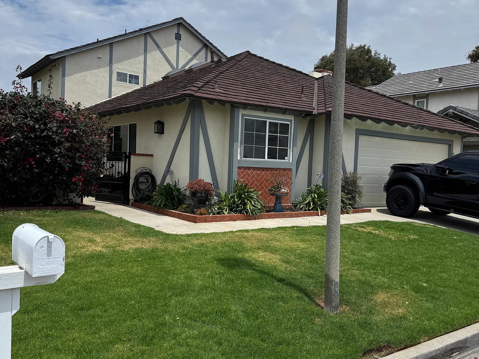 1232 Saint Helene Ct — Photo 1