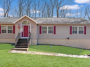 108 Hobblebush Dr, Milford, PA 18337