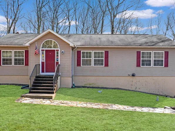 108 Hobblebush Dr, Milford, PA 18337