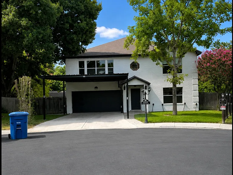 9902 Briar Patch — Photo 1