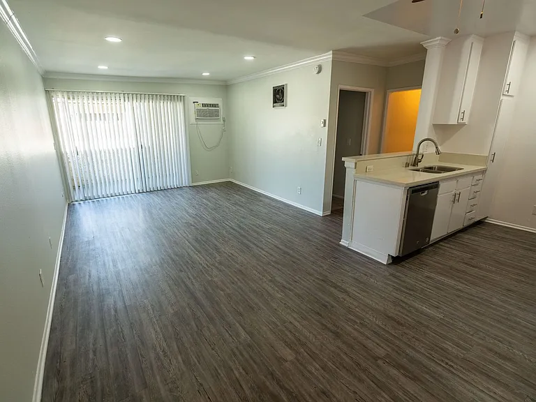 4444 Ensign Avenue — Photo 39