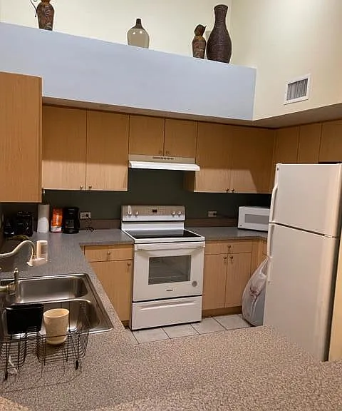 822 Villa Cir — Photo 16