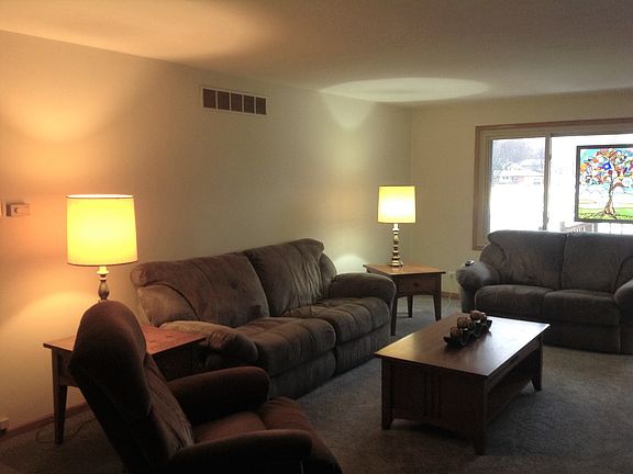 4th image of 870 Hiawatha Dr