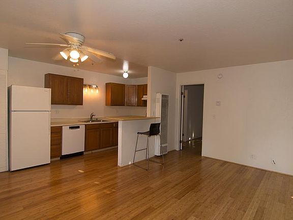 4th image of 1215 Cacique St #D
