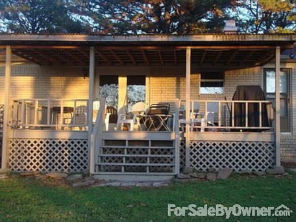2nd image of 115 N Sherman Dr