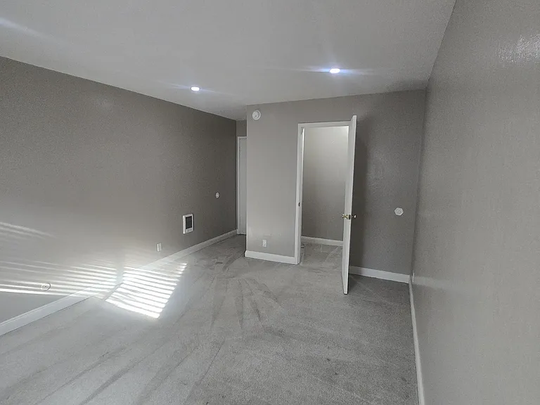 520 Van Buren Avenue — Photo 31