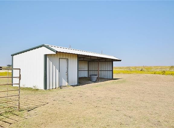 3rd image of 9841 County Road 107