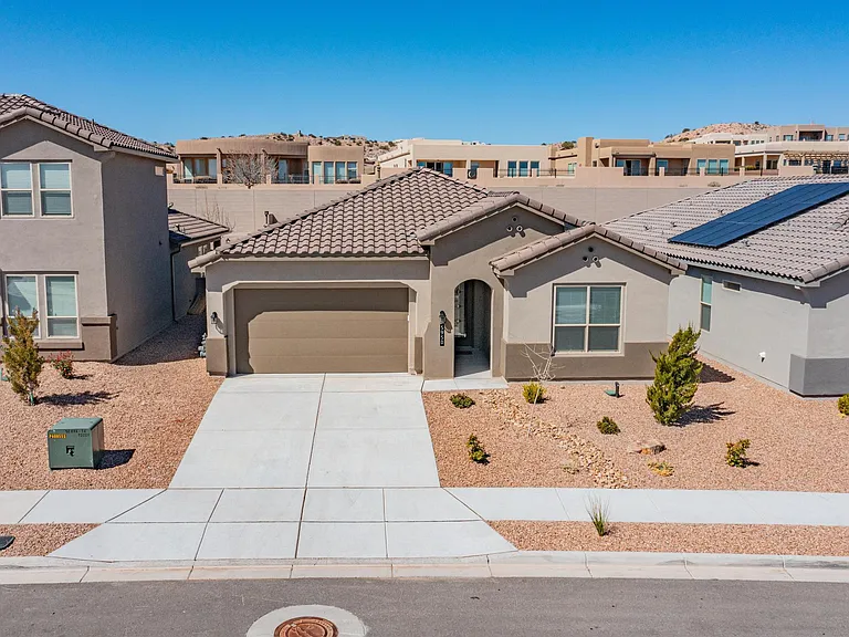 5950 Las Vacas Ct NE — Photo 4