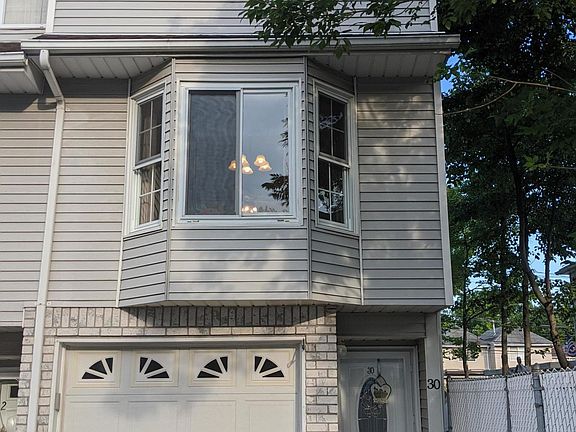 2nd image of 30 Susanna Ln